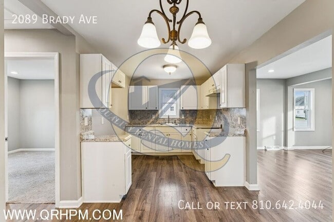 Photo - 2089 Brady Ave