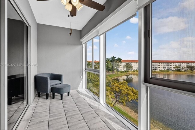 Building Photo - 13100 SW 11th Ct Unit 407C