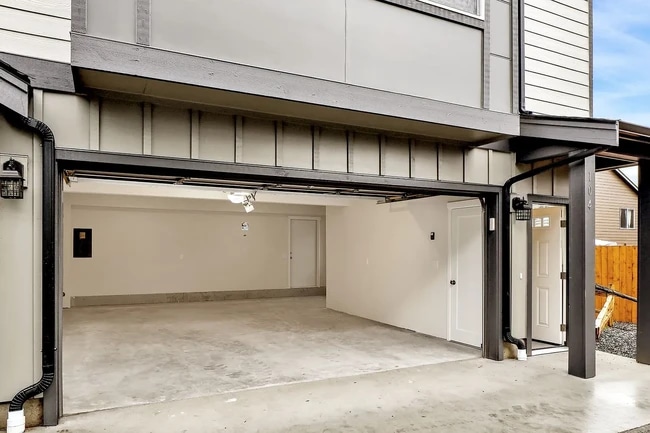 Photo - 1825 Eastgate Loop