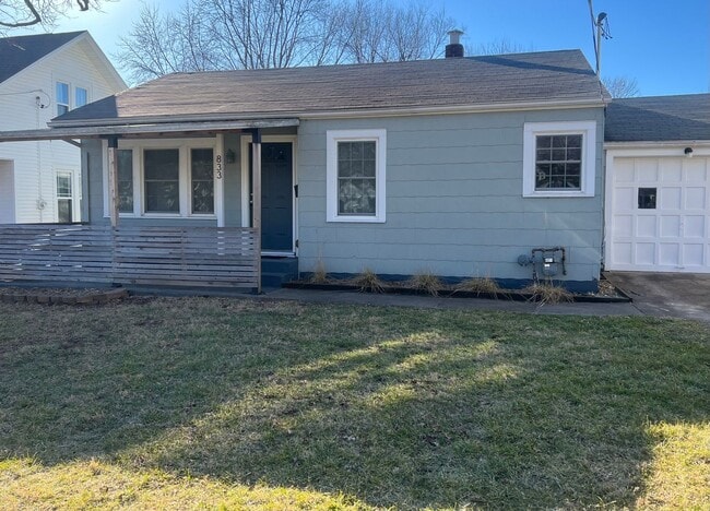 Building Photo - Now Available! Rountree 3 Bedroom 2 Bathroom