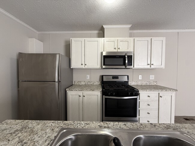 Photo - 16137 Normandy St