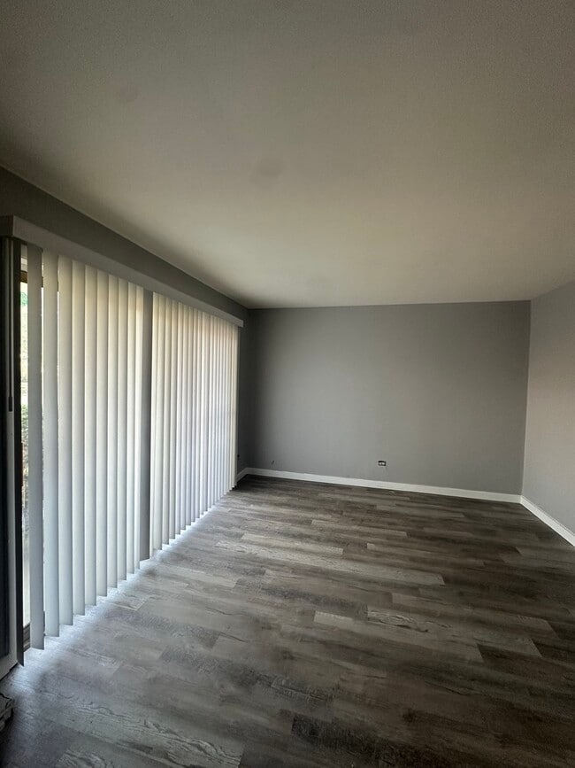 Photo - 1015 E 150th Pl