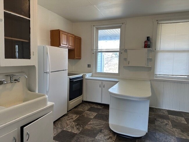 Photo - 1 W Market St Unit 1