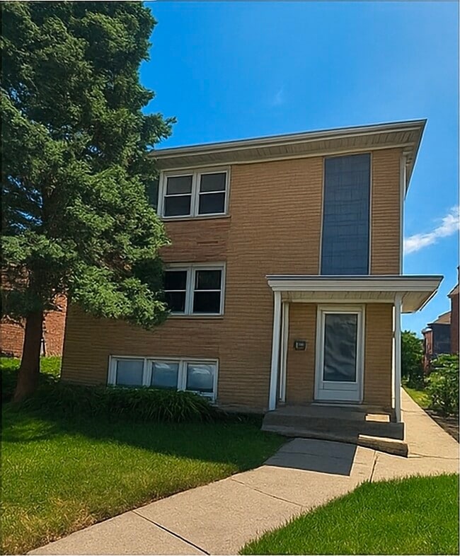 Building Photo - 1215 Westchester Blvd Unit 2