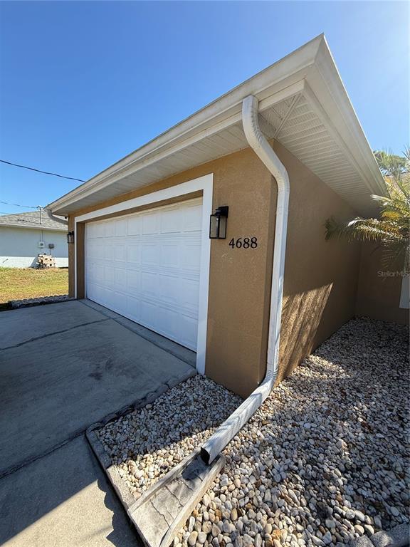 Photo - 4688 Heather Terrace