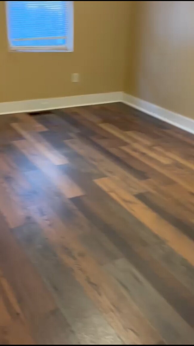 Photo - 210 Farnham St