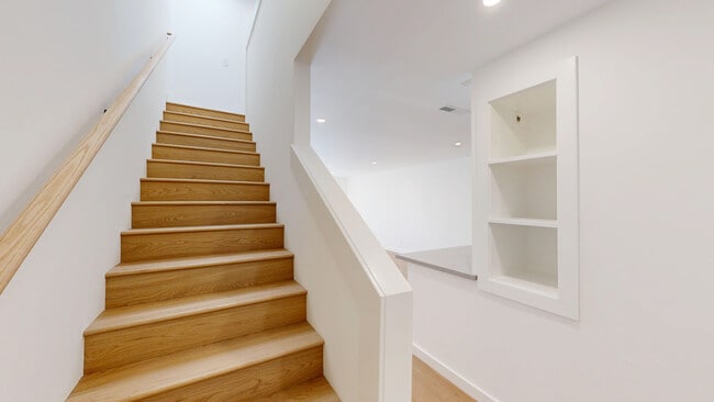 Photo - 50 Corte Real Unit 2