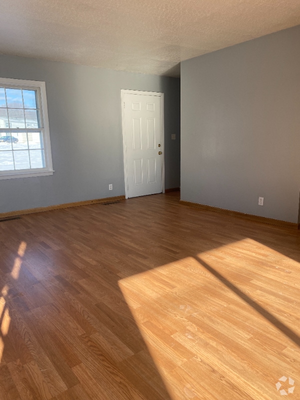 Building Photo - 14 N Ritchie Ave Rental