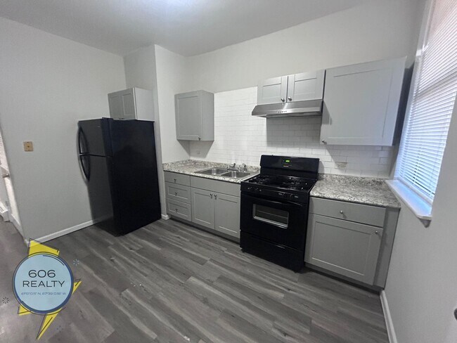 Photo - 368 E 59th St Unidad 1