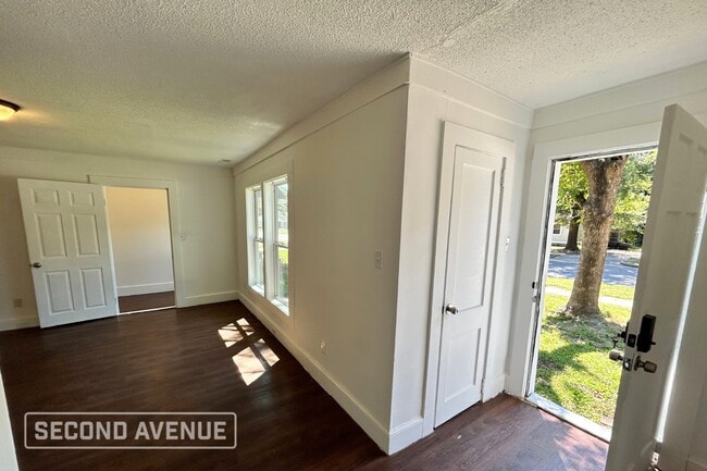 543 Walnut St