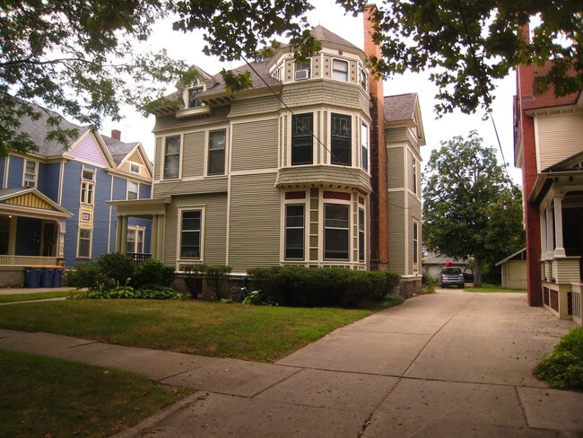 Photo - 533 Prospect Ave SE Unit 4