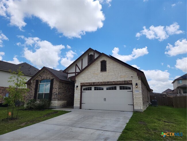 Photo - 5304 Primavera Ln