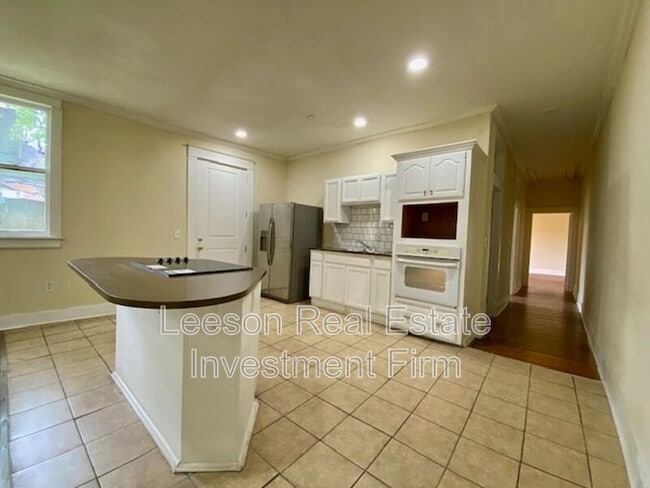 Photo - 548 Dalzell St