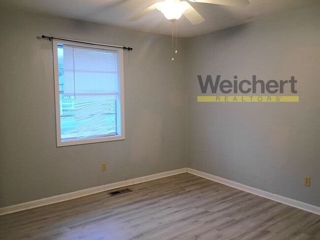 Photo - Convenient 3BR/1.5BA Duplex Near Schools and Shopping