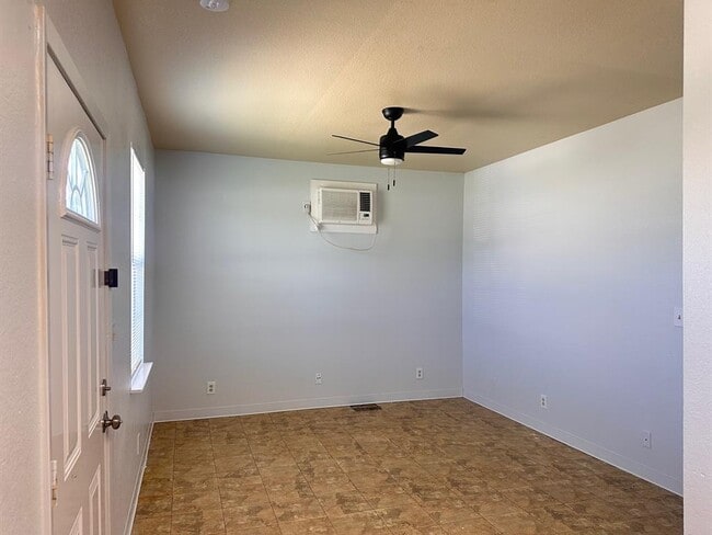 Photo - 251 Zimmerman Ave