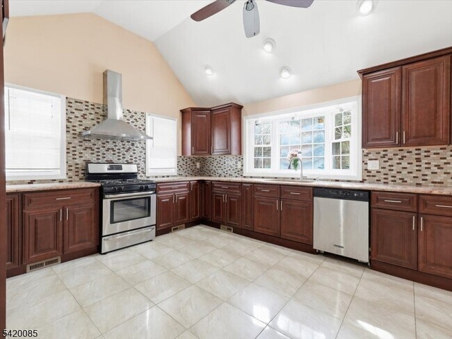 Photo - 95 Sycamore Ave