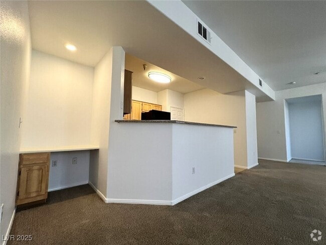 Building Photo - 5855 Valley Dr Unit 1081 Rental