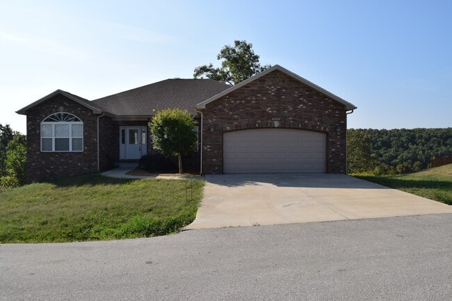 Building Photo - Gorgeous Home Located in Osage Hills Subdivision