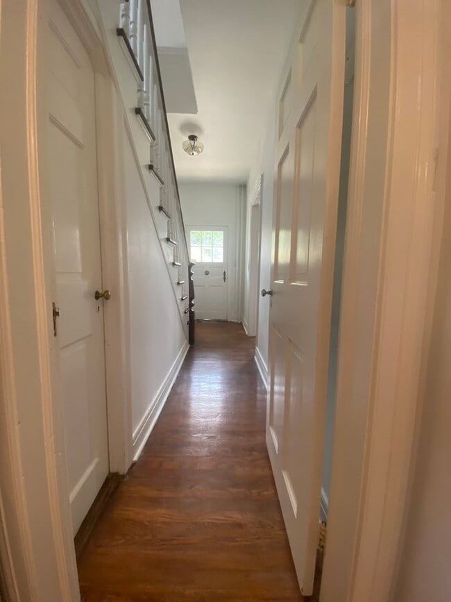 Photo - 254 W Chestnut St