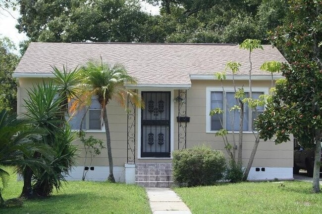 Three Bedroom One Bathroom House - Three Bedroom One Bathroom House