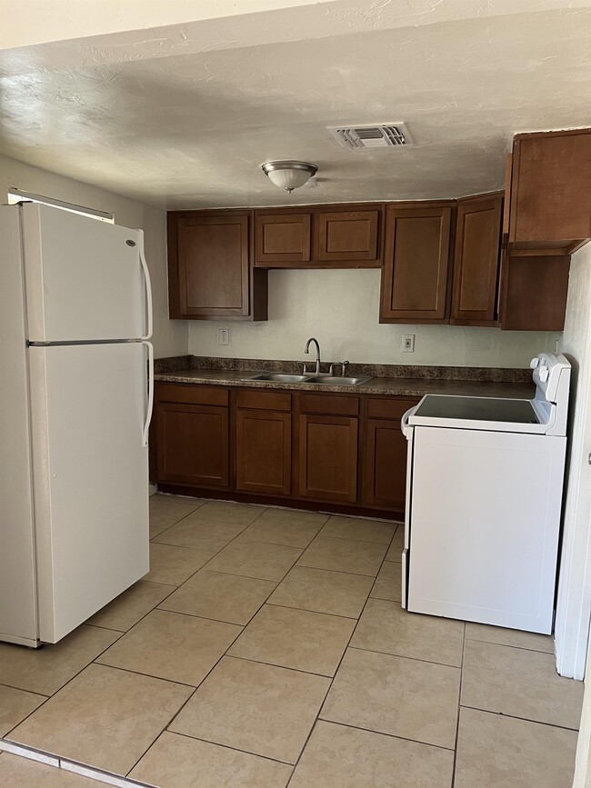 Photo - 375 W 33rd St Unit 1