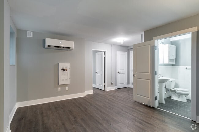 1BR, 1BA - 850SF