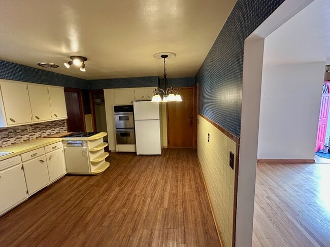 Photo - 245 Winchester Rd