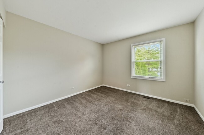 Photo - 434 Hunters Way