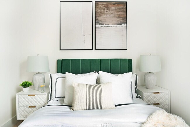 Photo - 515 W 48th St Unit ID1021968P