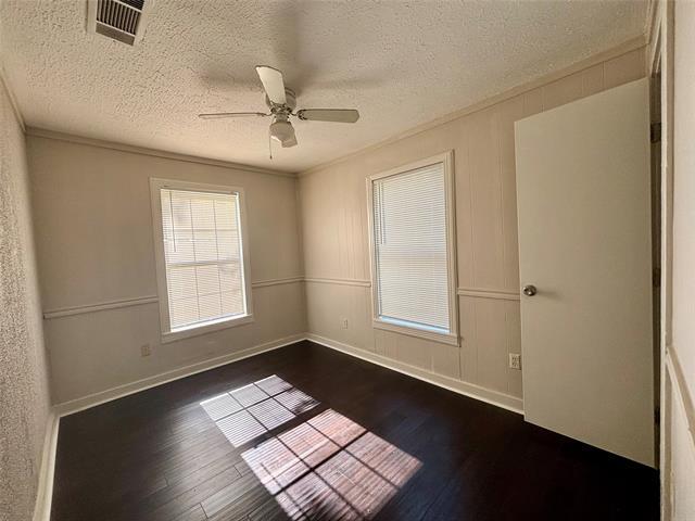 Photo - 702 S College St