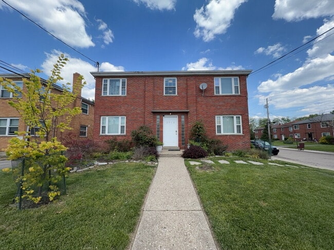 Building Photo - 3918 E Gatewood Ln Unit 2