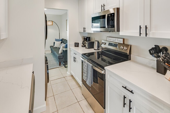 Photo - 428 Reneau Way
