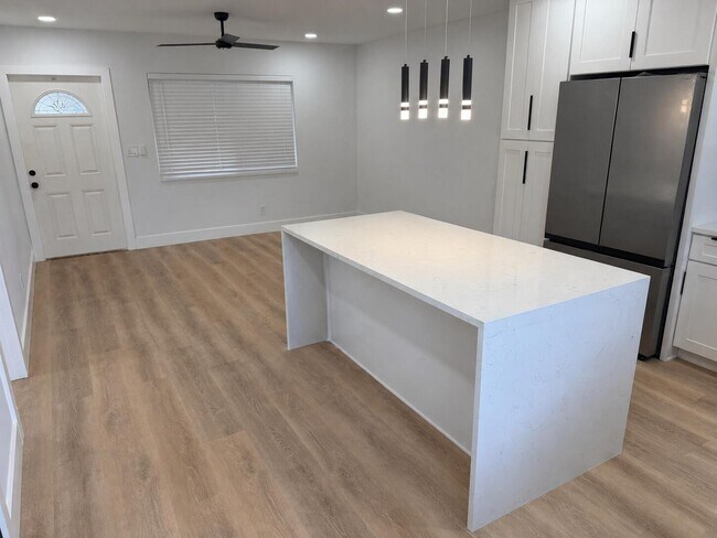 Photo - 1077 NE 34th St Unit 1