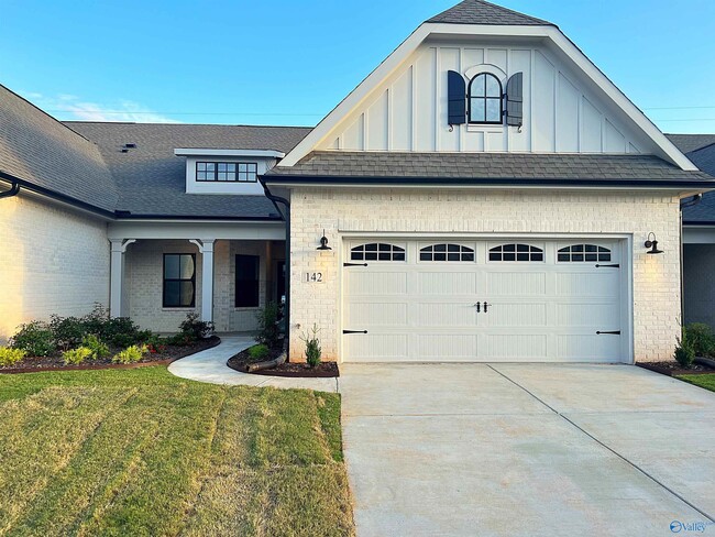 Photo - 142 Rugby Dr