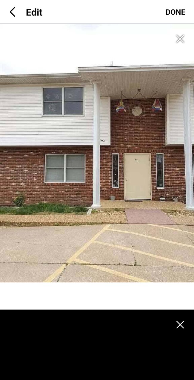 Building Photo - 702 Clearview Dr Unit #5 2 Bedrooms 1 Bath