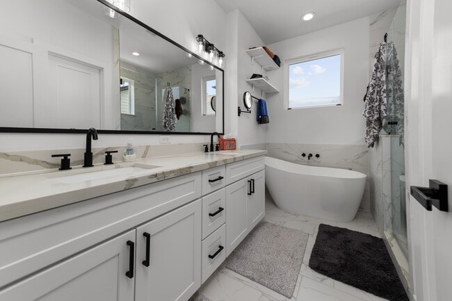 Photo - 3030 Live Oak St