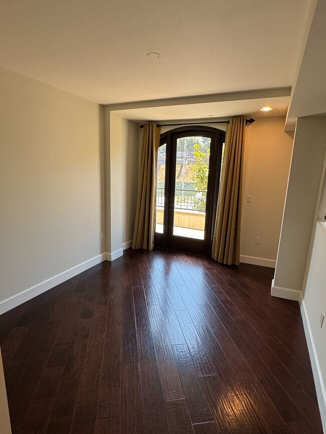 Photo - 1636 S Beverly Glen Blvd