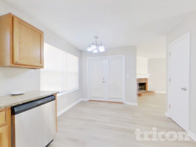 Photo - 9870 Rivercliff Ln