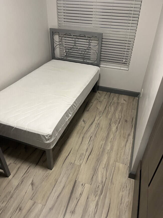 Photo - 258B-258B Sunview St