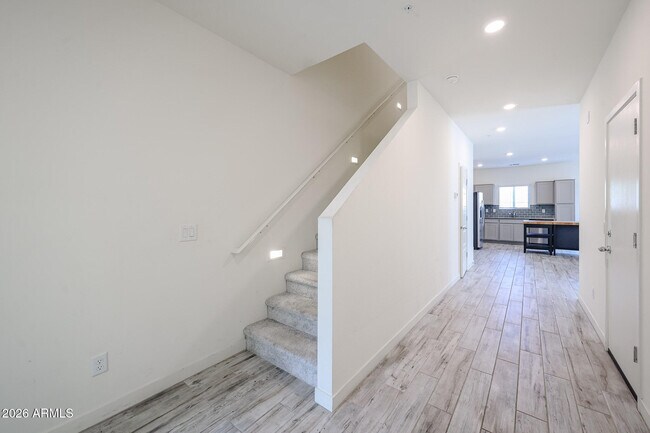 2236 W Laurie Ln