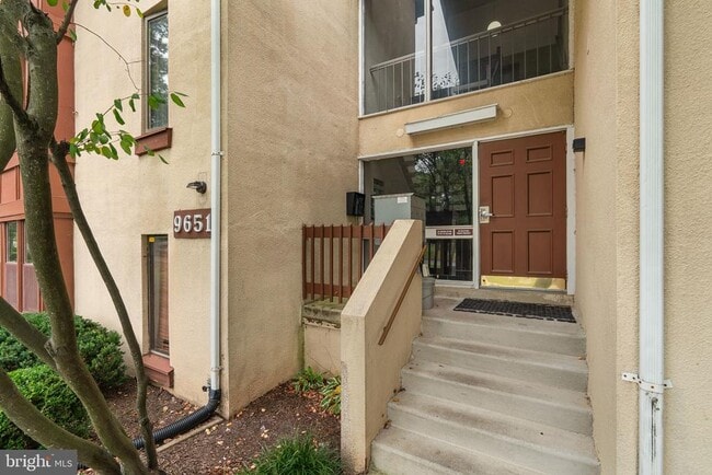 Building Photo - 9651 White Acre Rd Unit C3 Rental