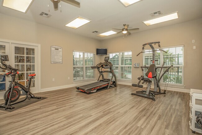 Gimnasio moderno en Sierra Royale, Robstown, TX