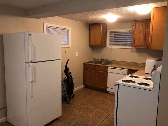 Photo - 2011 Tecumseh Rd Unidad B