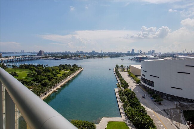 Building Photo - 888 Biscayne Blvd Unit 1707 Rental