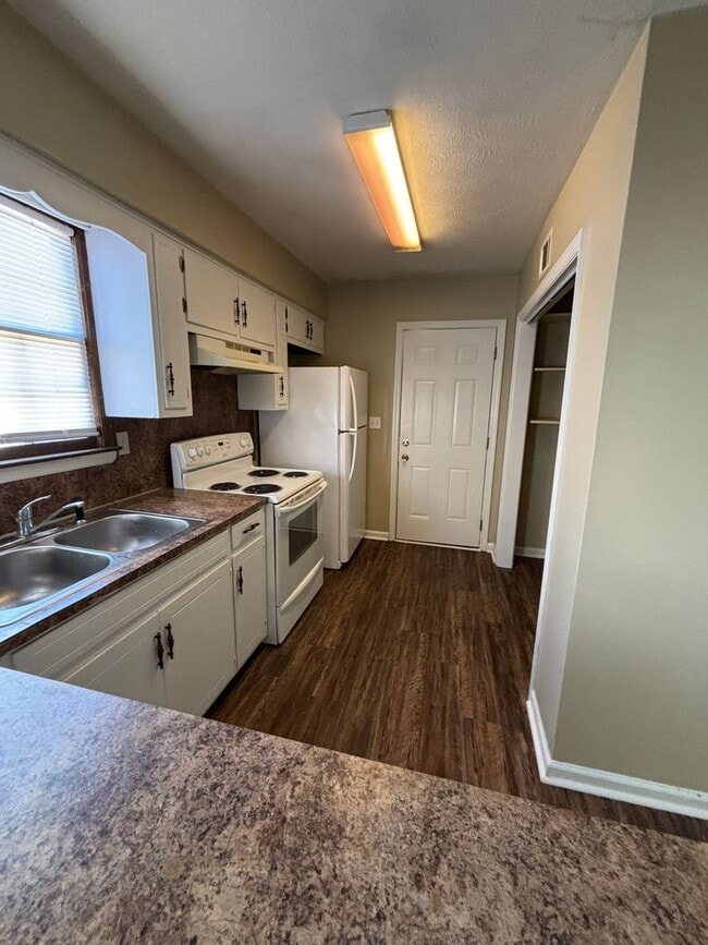 Photo - 1247 Kings Mountain Ct Unidad A