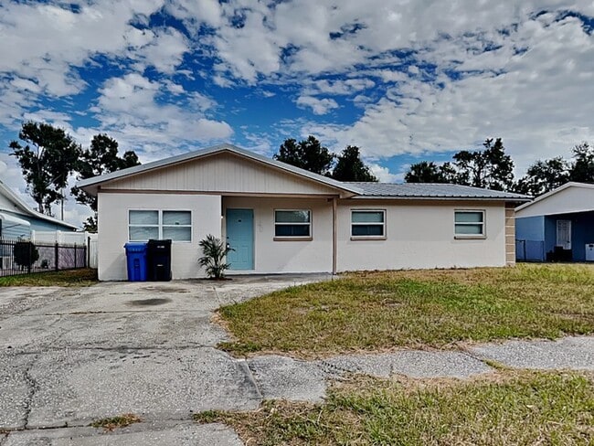 Building Photo - 2414 Hermosa Dr