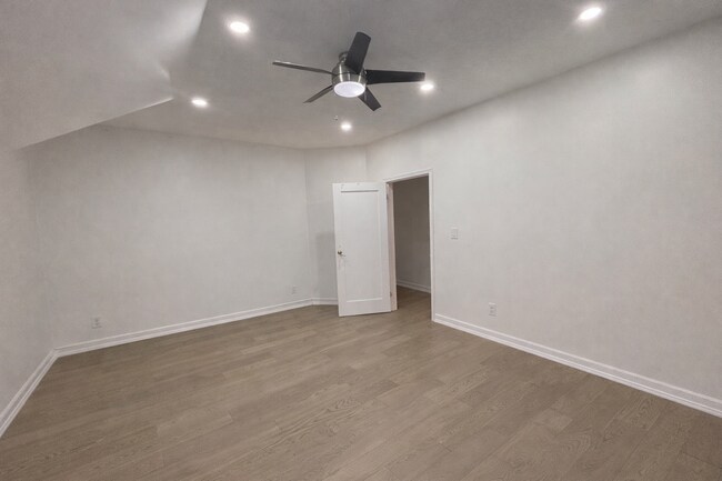 Photo - 101-103 Spadina Rd Unité 103-6