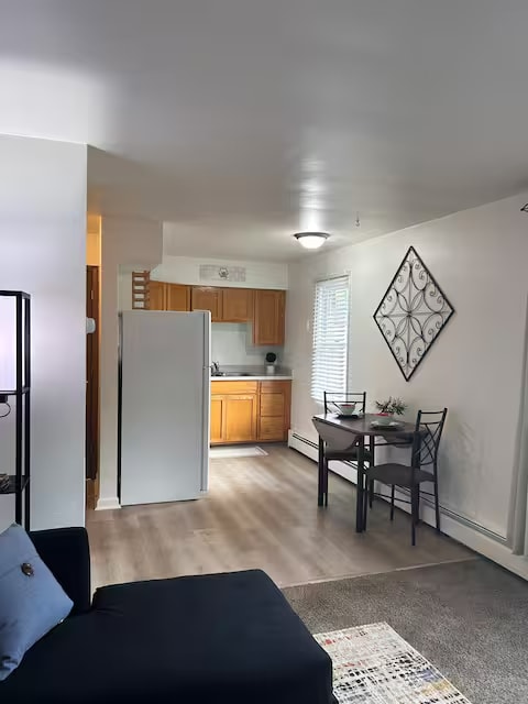 Photo - 212 N Main St