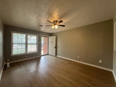 **** MOVE IN SPECIAL!! 1/2 off the first months rent!!
"Charming 3-Bed, 2-Bath Haven on 68th Stre...
