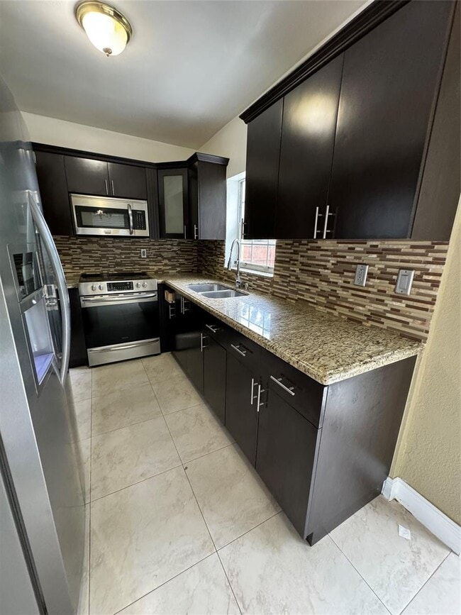 Photo - 620 NW 186th St